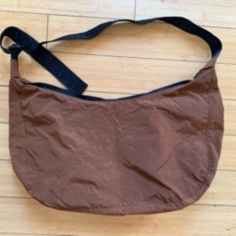 BAGGU LARGE NYLON CRESCENT BAG